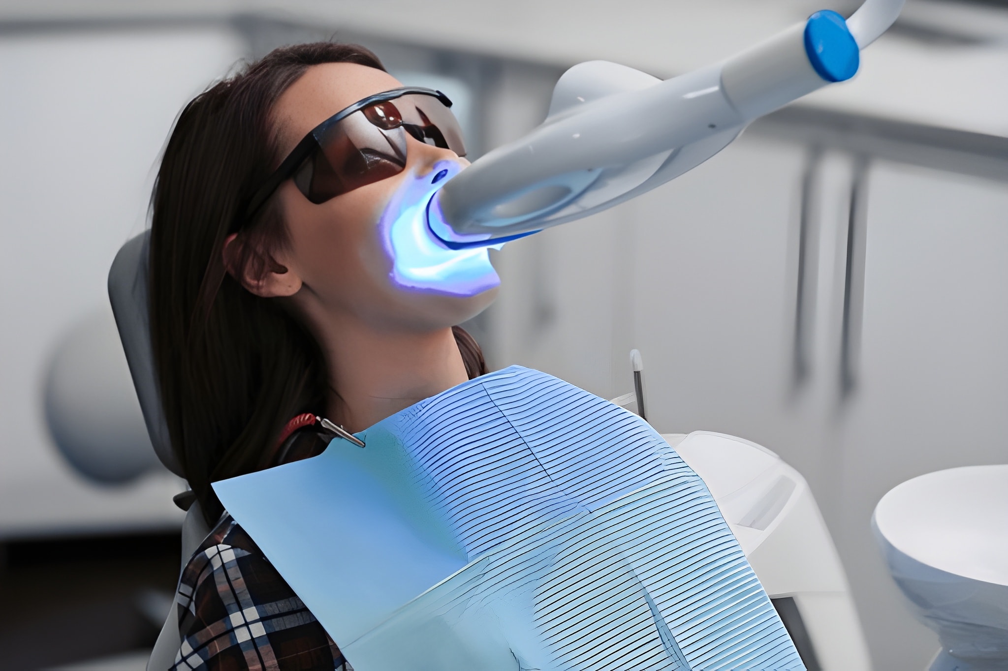 تبييض الأسنان